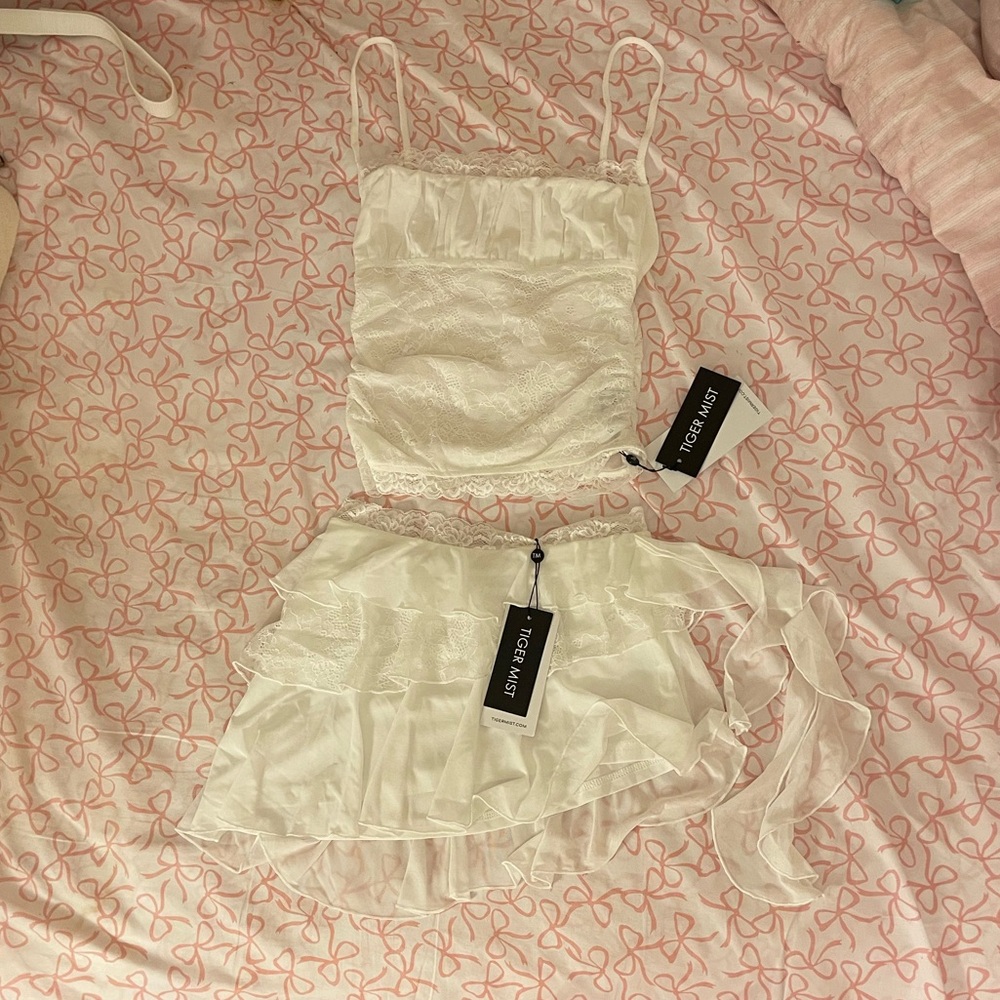 Tiger Mist White Ruffle Skirt Set - Picture 2 of 15